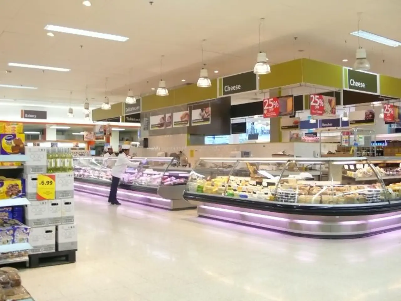 Mitterteich's bakeries face unexpected shutdowns, followed by a planned resumption of operations.