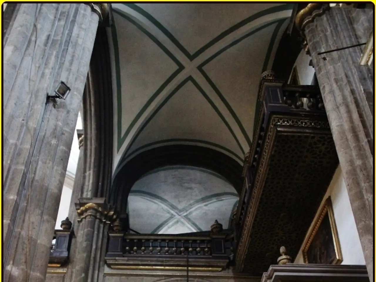 Martínez Bordiú discusses the commencement of Casa Cornide: "We no longer frequently visit that...