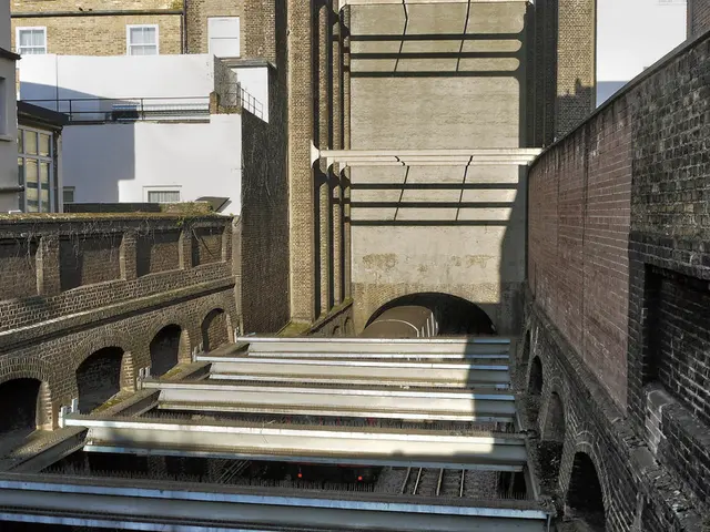 Tunnel Zeppel in Bremen temporarily shut down from 19th November, causing traffic rerouting for...