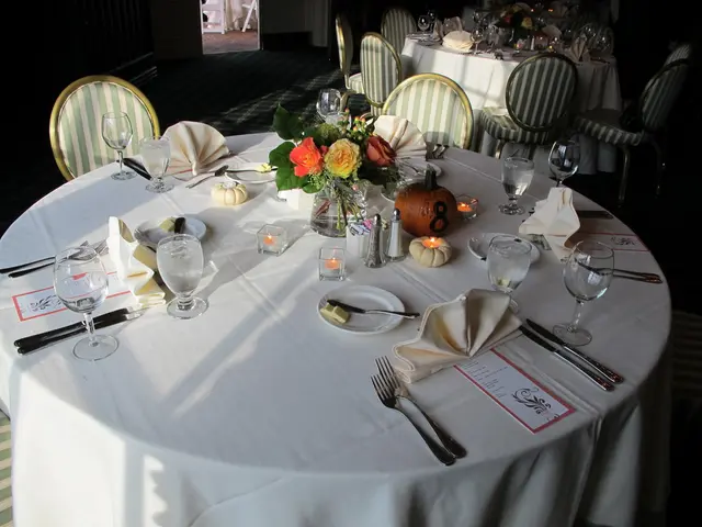 Bangladesh shifts towards areca leaves and rice bran to phase out single-use plastic tableware.