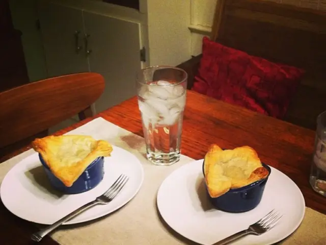 Mainz-Hechtsheim's Bachhof pub, known as the Gutsschänke, is set to resume operations