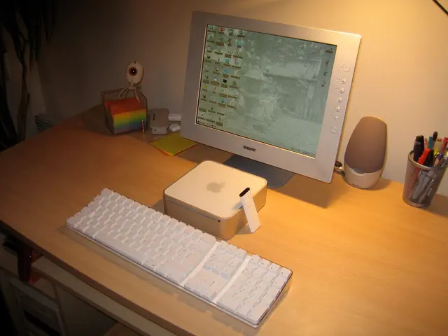 Compact Fan Praised as miniature, personal Air Conditioning Unit by Critics