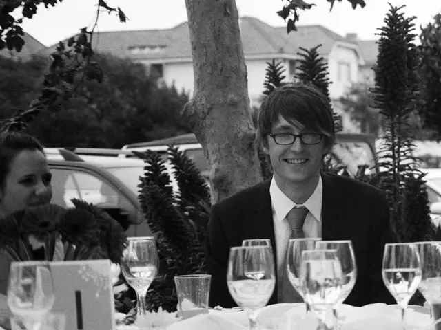 Duration of insulation and signs identifying replacement requirements