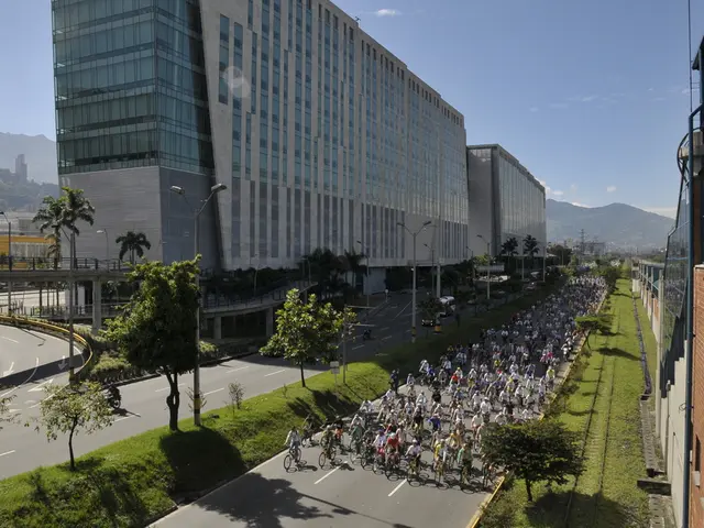 Transform into a cycling novice and cover a distance of 50 kilometers in eight weeks with this...