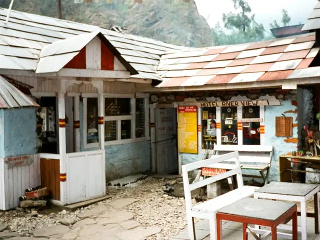 Ignite the flame in this sophisticated Georgian residence situated in Nottinghamshire, a property...