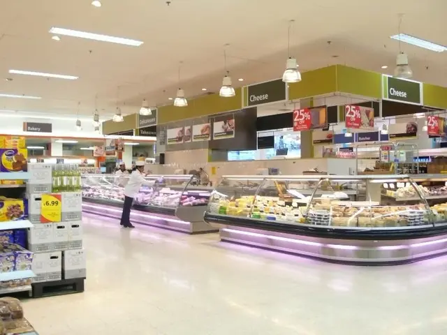 Mitterteich's bakeries face unexpected shutdowns, followed by a planned resumption of operations.