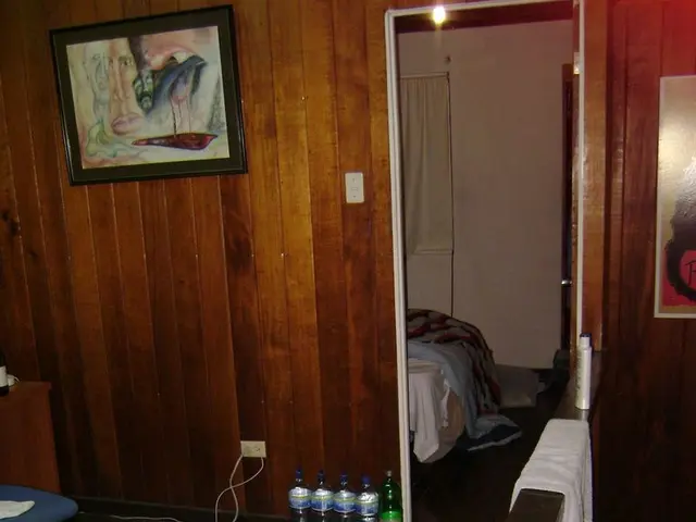 Elegant Puffy Bed Frame: Necessary High-End Essential for Easy Comfortability