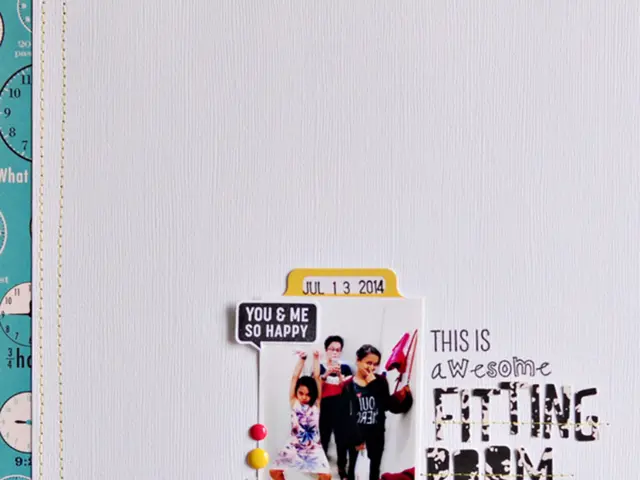 Comparison of Two Identical-Looking Pendulum Clocks Showcasing Their Distinct Characteristics