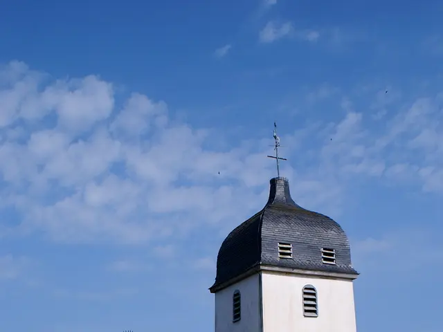 Massive Swedish audience watches as historic church is transported 5 kilometers in a single piece